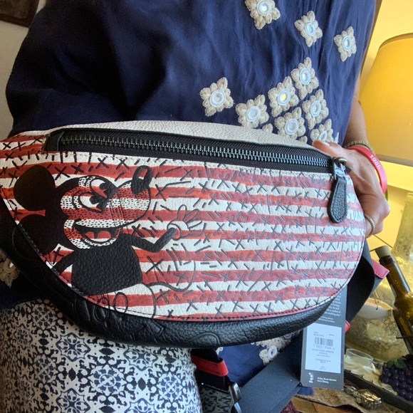 Authentic COACH Pebbled leather Mickey mousse Keith Disney 2 zips belt bag - Picture 12 of 16